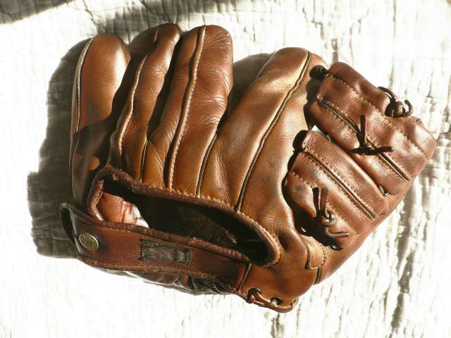 Ival Goody Goodman Hutch Back